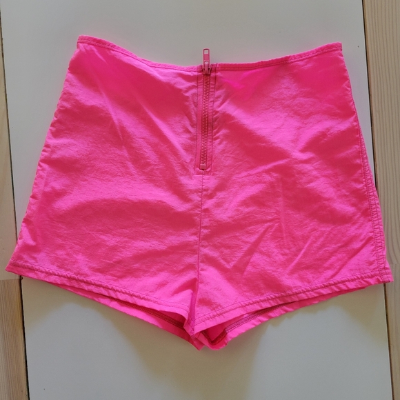 Hot pink 80s girls shorts - Picture 2 of 4